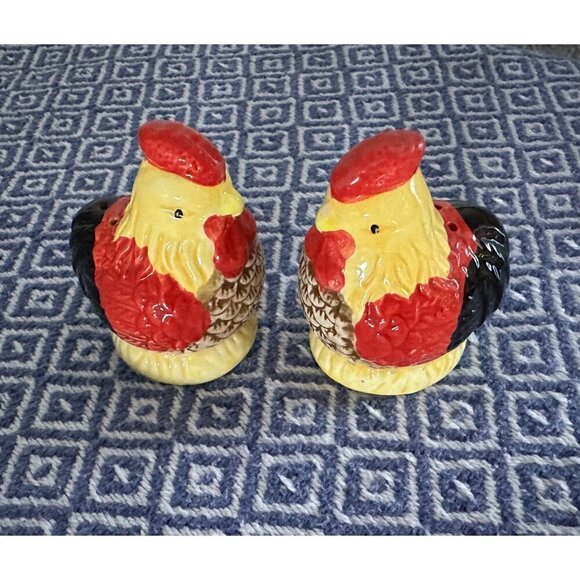 Rooster Salt and Pepper Shakers - Picture 1 of 6